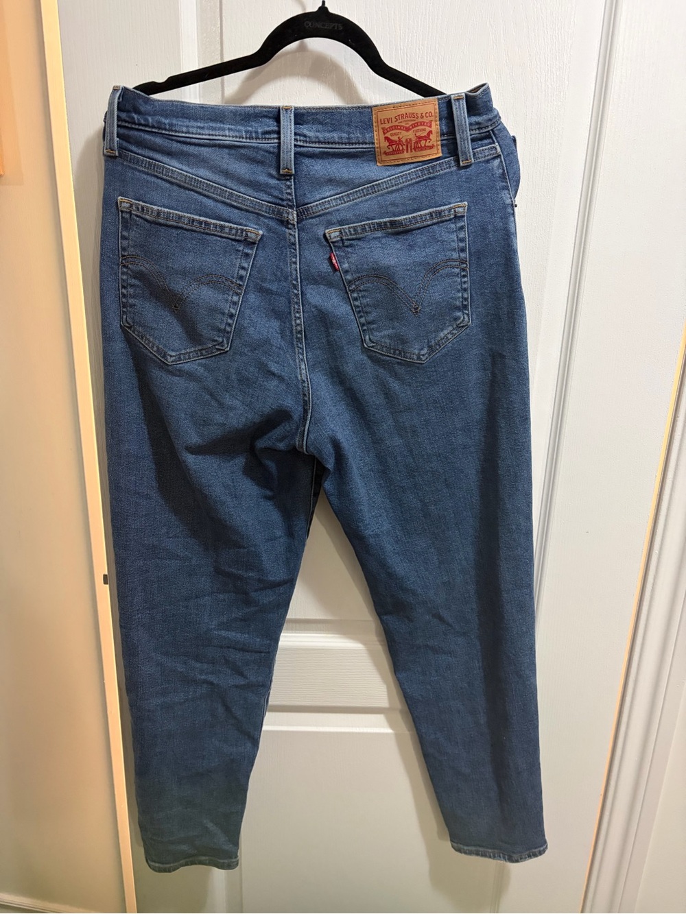 High-Waisted Mom Jeans in Medium Blue - Picture 3 of 4